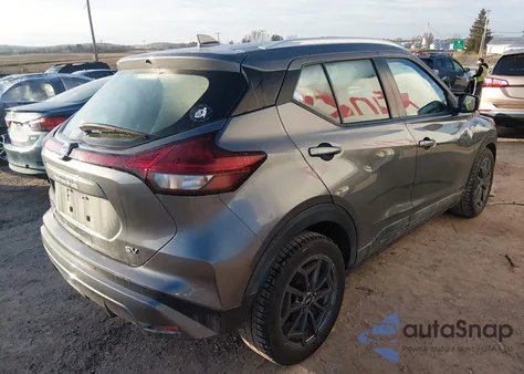2021 Nissan Kicks Sv Xtronic Cvt z USA, uszkodzony, nr VIN 3N1CP5CV9ML479303